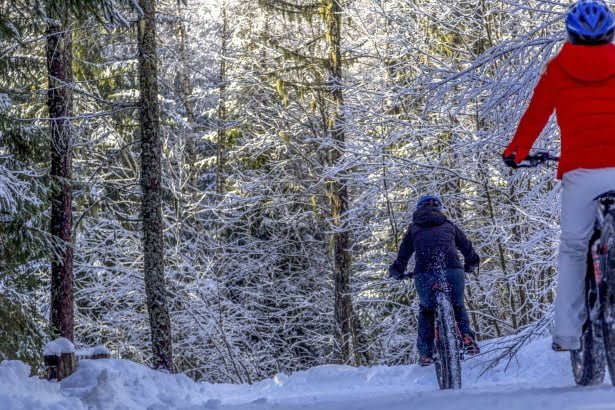 winter-fat-bike-riders-1612172330H0Z